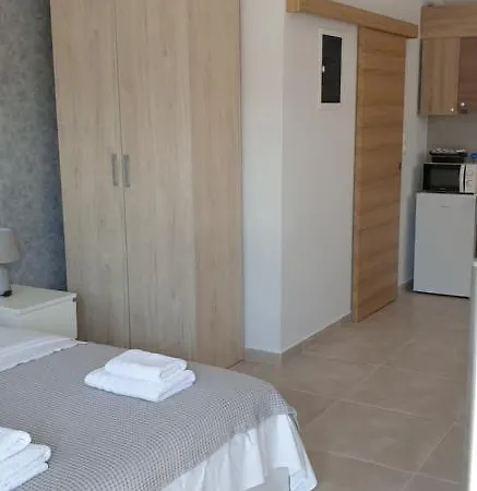 Avr Airport Deluxe 6 *