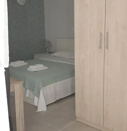Avr Airport Deluxe 6 * Markópoulon